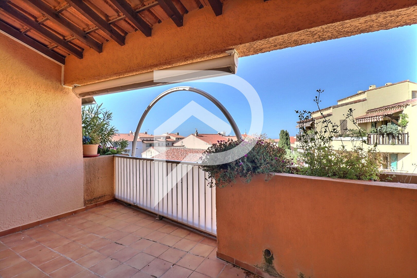 Luxury apartment for sale in the district Le Village-L'Esperon