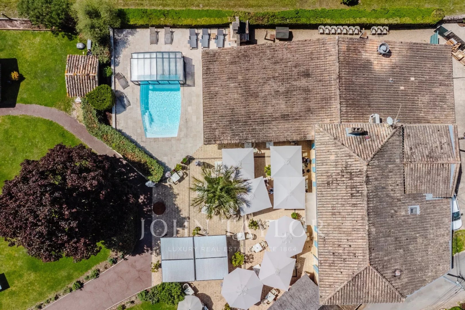 Luxury house for sale in Sainte-Terre