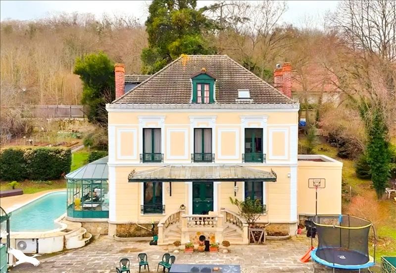 Luxury house for sale in the district Le Village