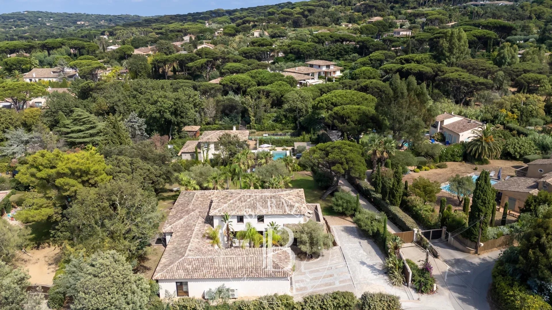 Luxury house for sale in the district Zone Est Diffuse