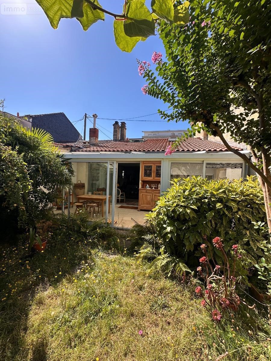 Luxury house for sale in the district Caudéran-Barrière Judaïque