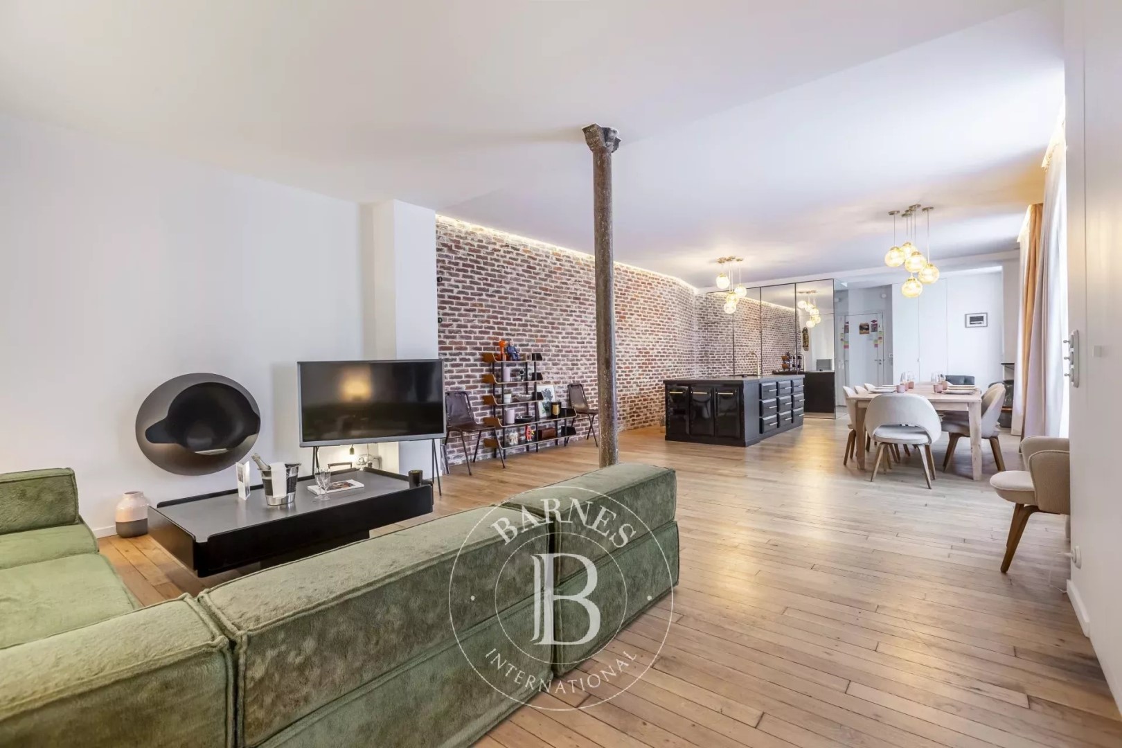 Luxury apartment for rent in Paris 3ème