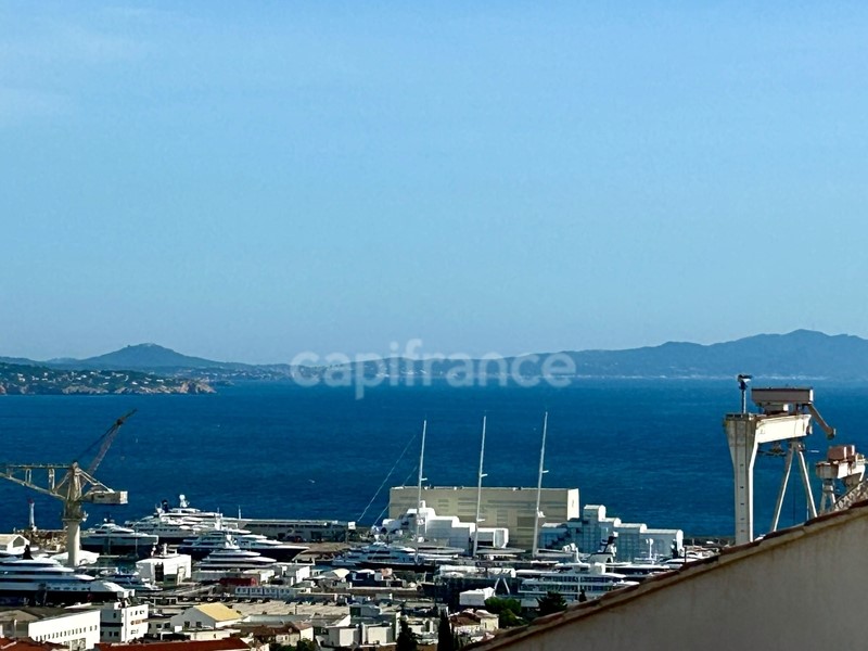 Contemporary house for sale in the district Les Calanques