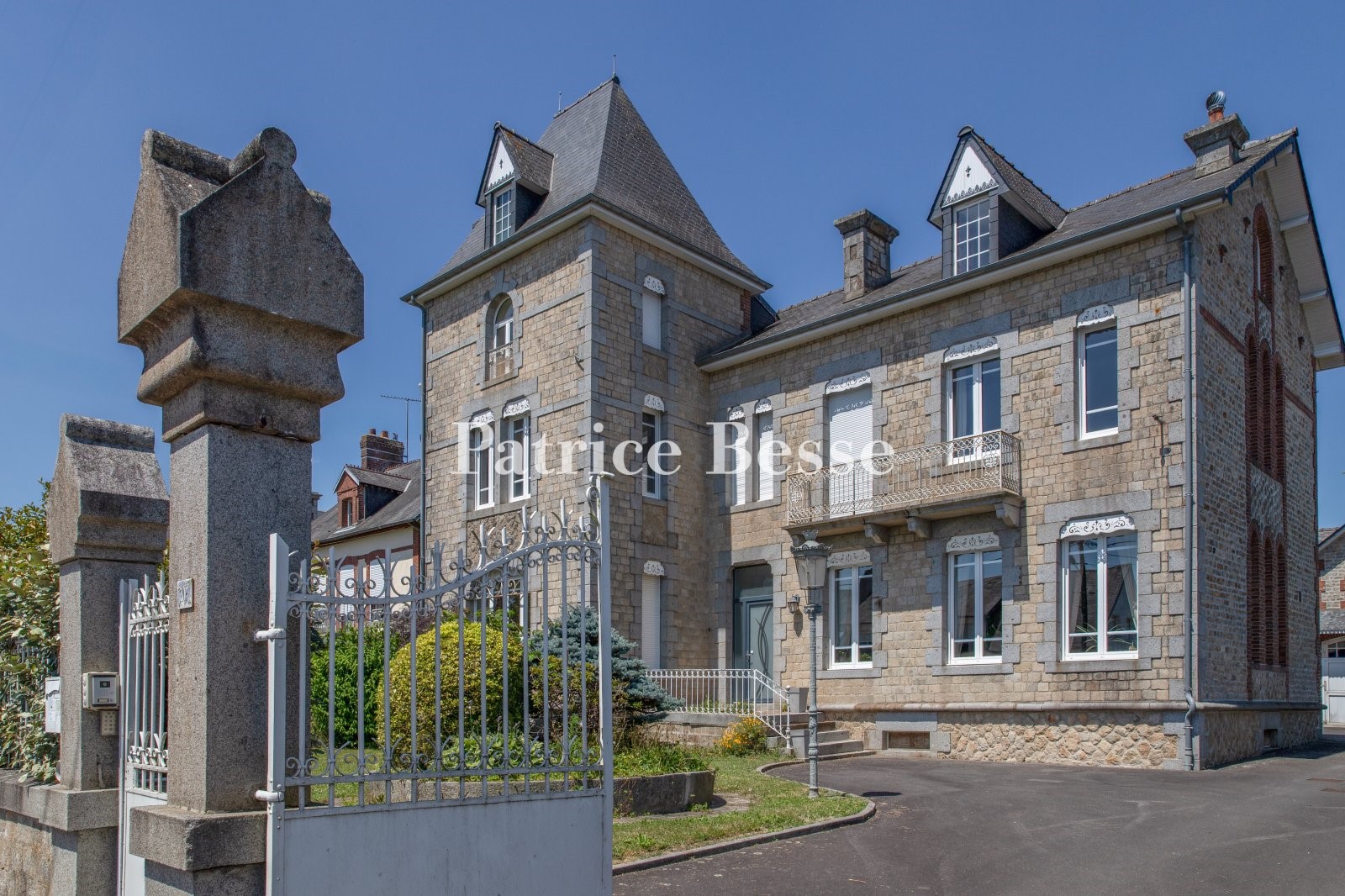 Private mansion for sale in Vire