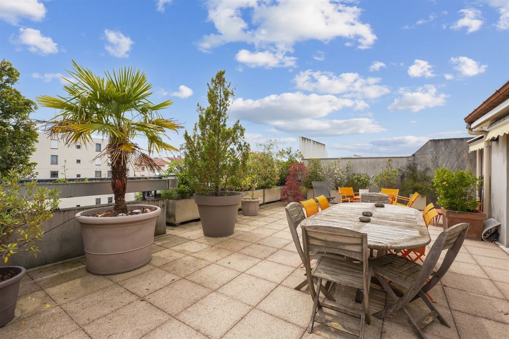 luxury duplex for sale in the district Sans Souci-Dauphiné