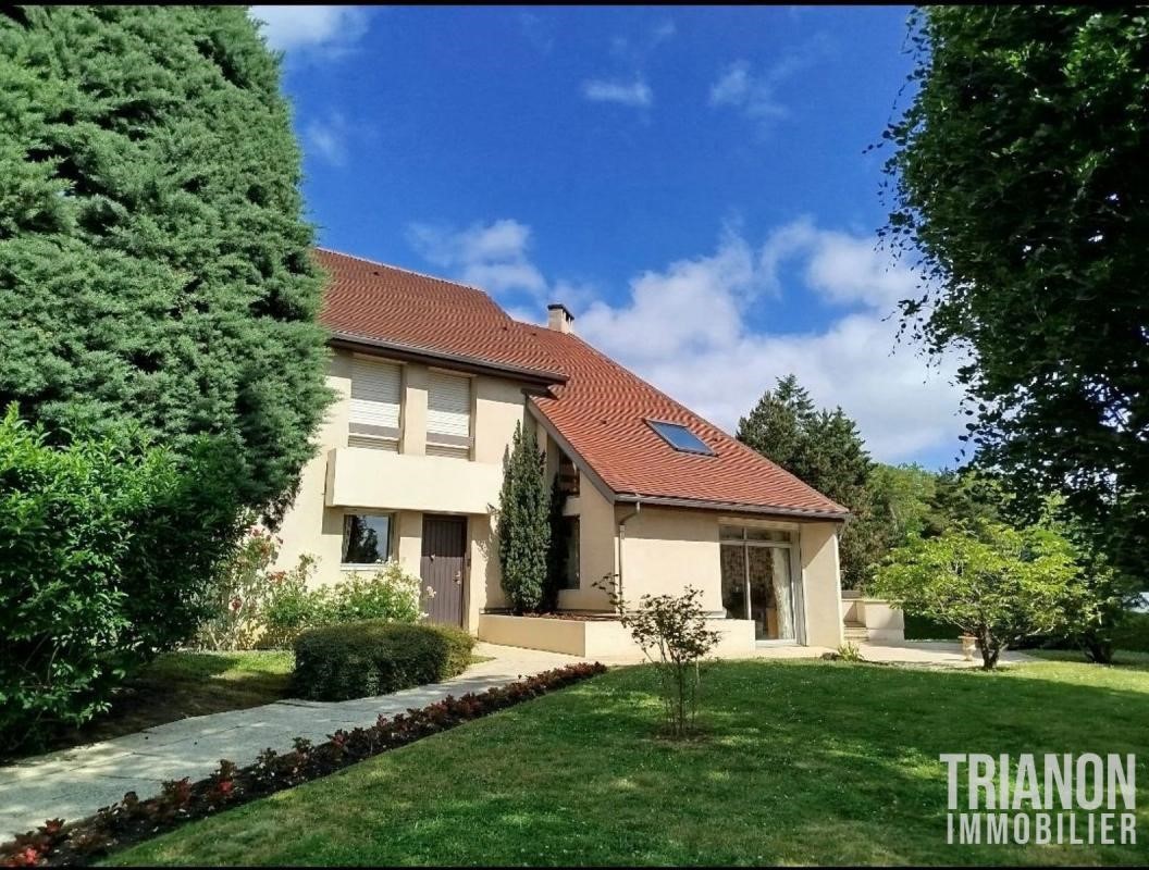 Luxury villa for sale in Louveciennes