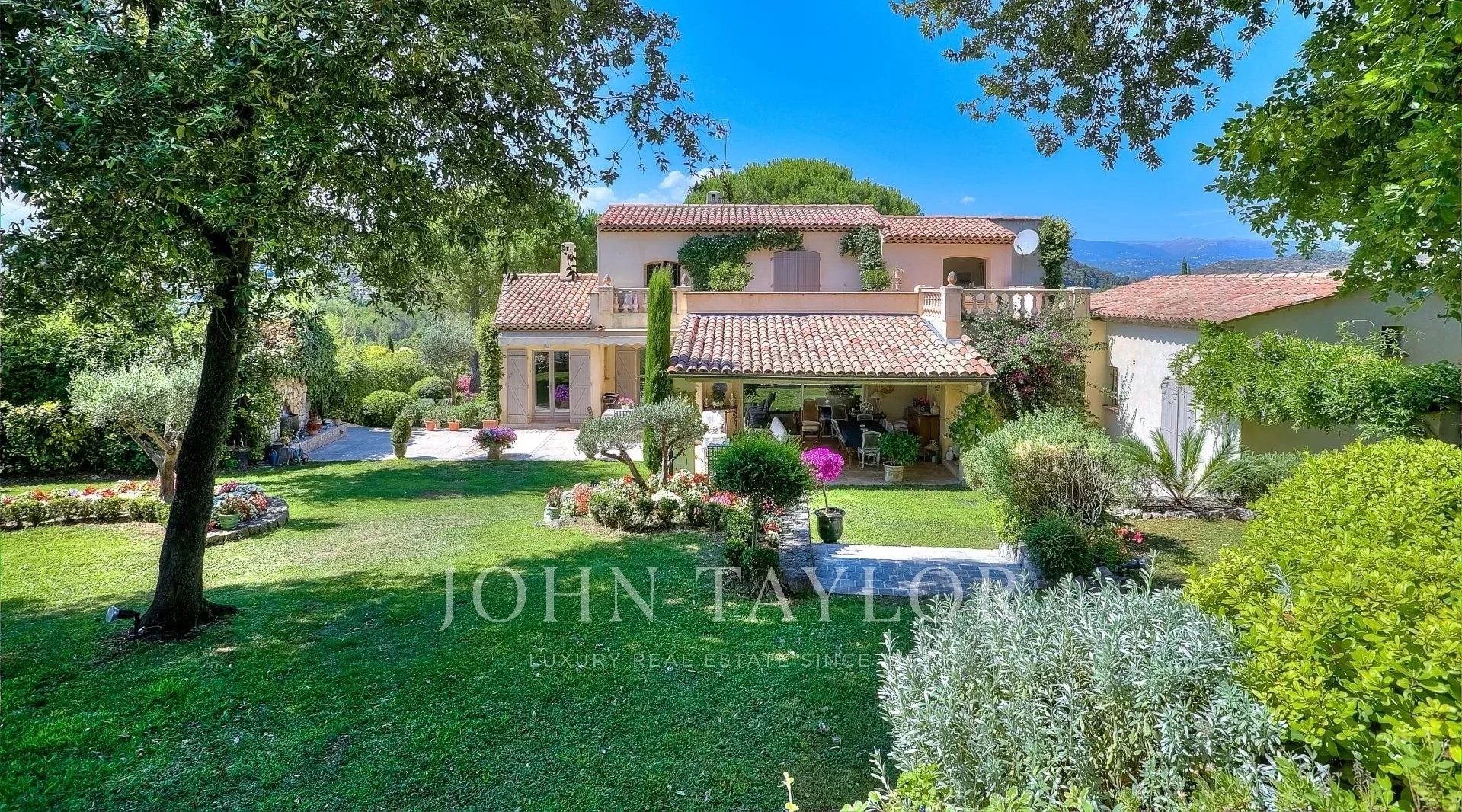 Luxus-Haus zu verkaufen Village-Saint Julien-Saint Pierre