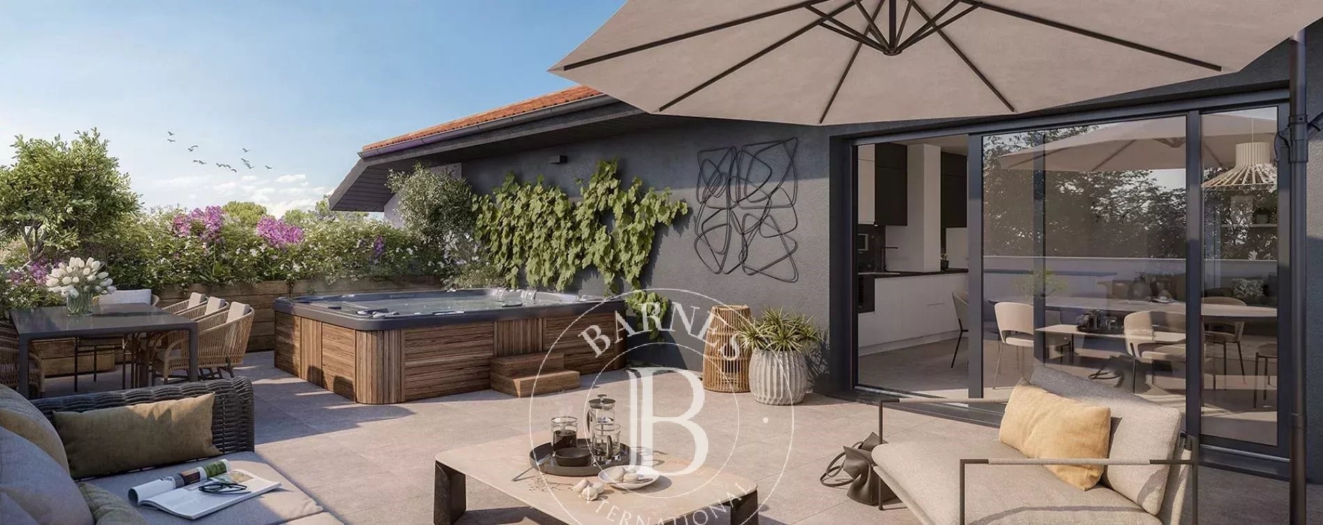 luxury duplex for sale in the district Espaces Jeunes