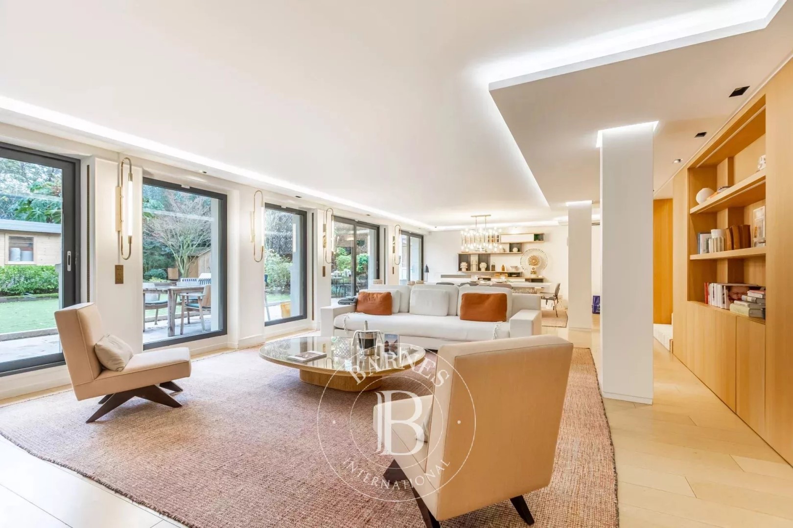 Luxury apartment for sale in the district Saint James-Delabordère