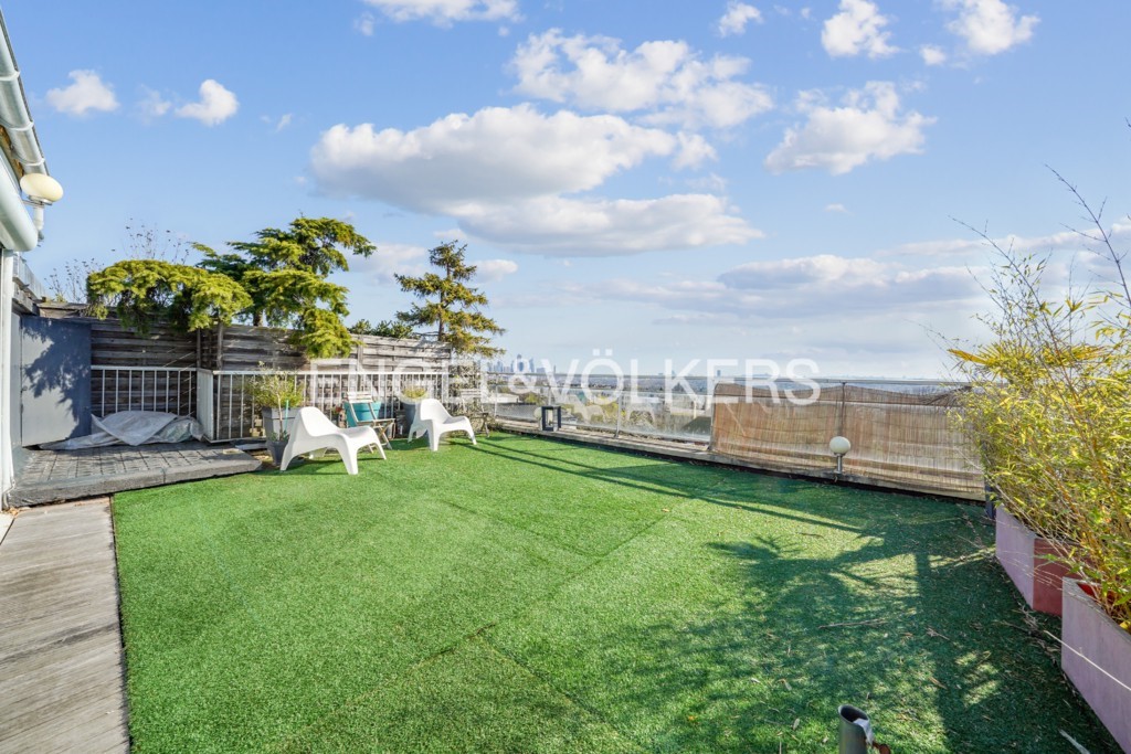 Duplex de luxe à vendre à Suresnes