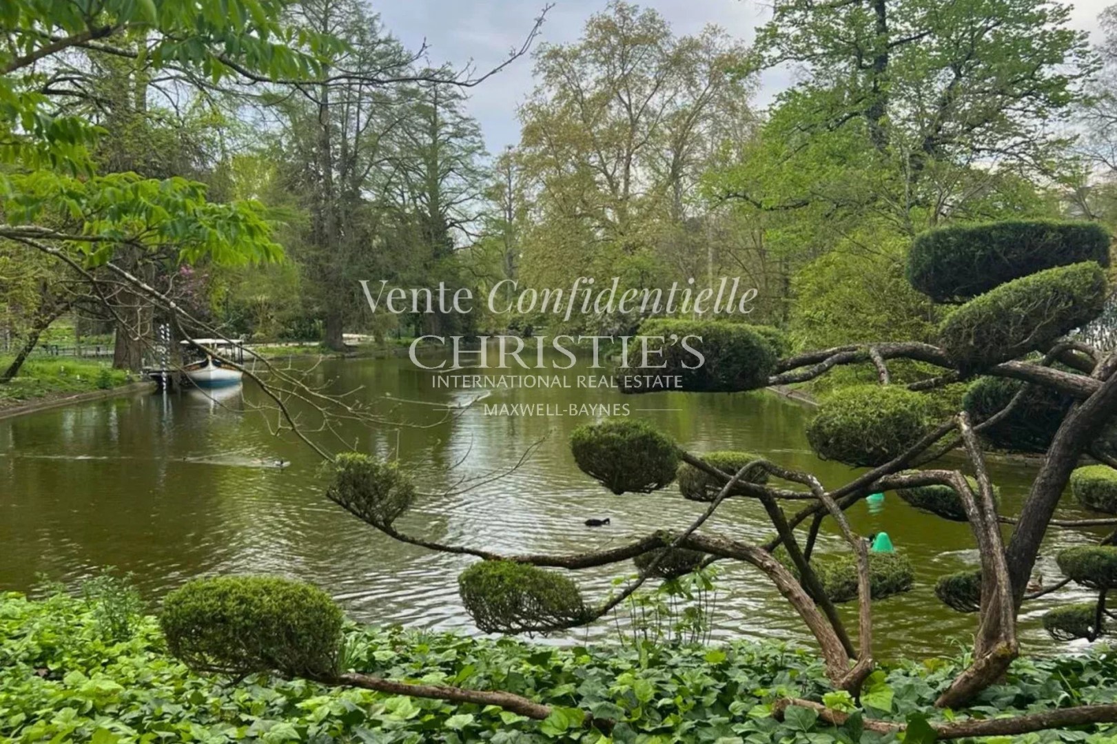 Luxury apartment for sale in the district Hôtel de Ville-Quinconce-Saint Seurin-Fondaudège