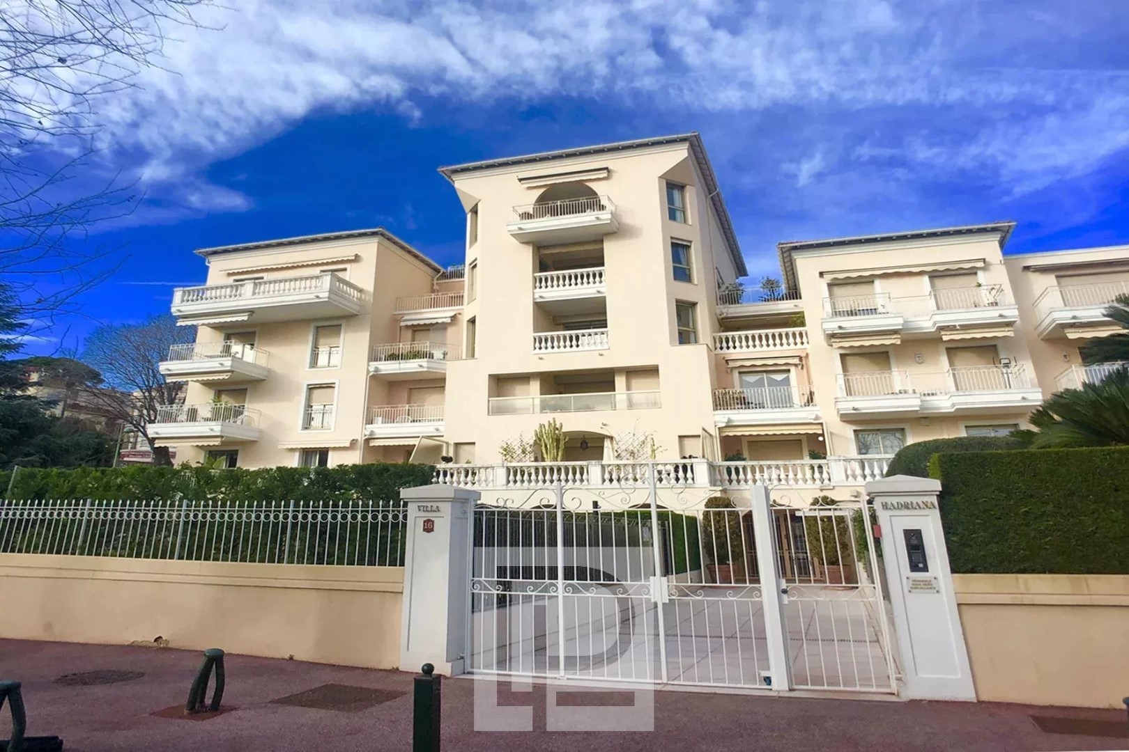 Luxe appartement te koop in Vieux Cannet