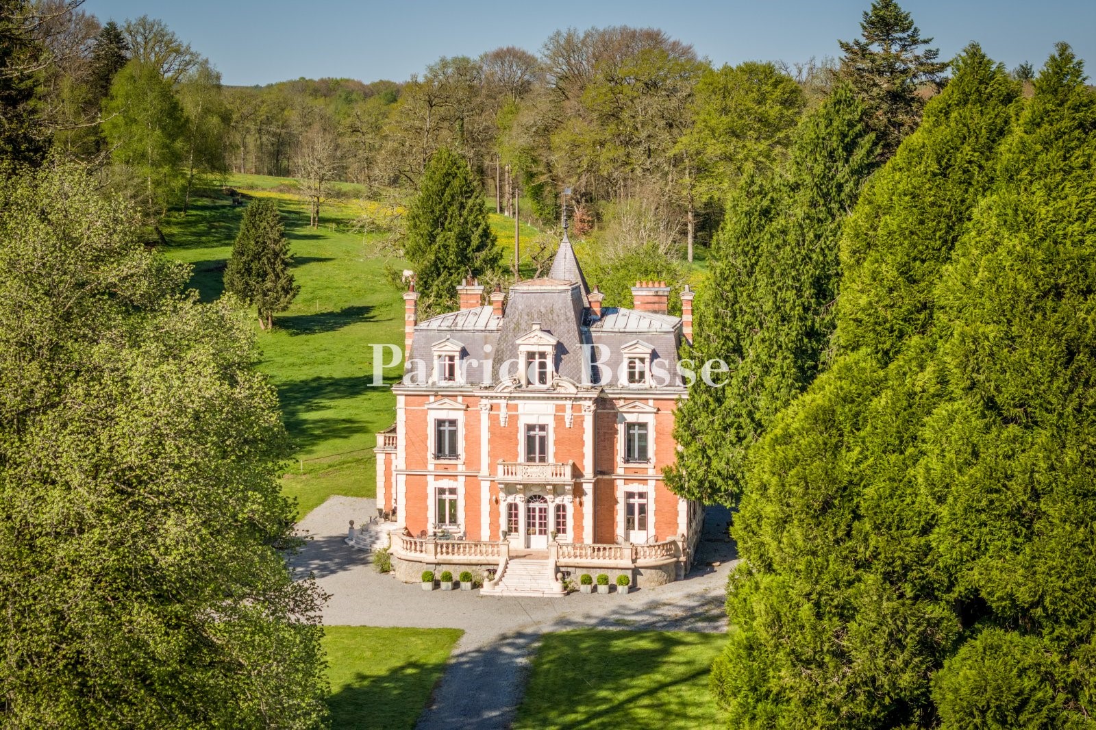 Castle for sale in Vallière
