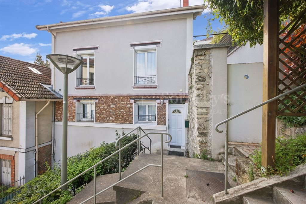 Maison de luxe à vendre à Sèvres