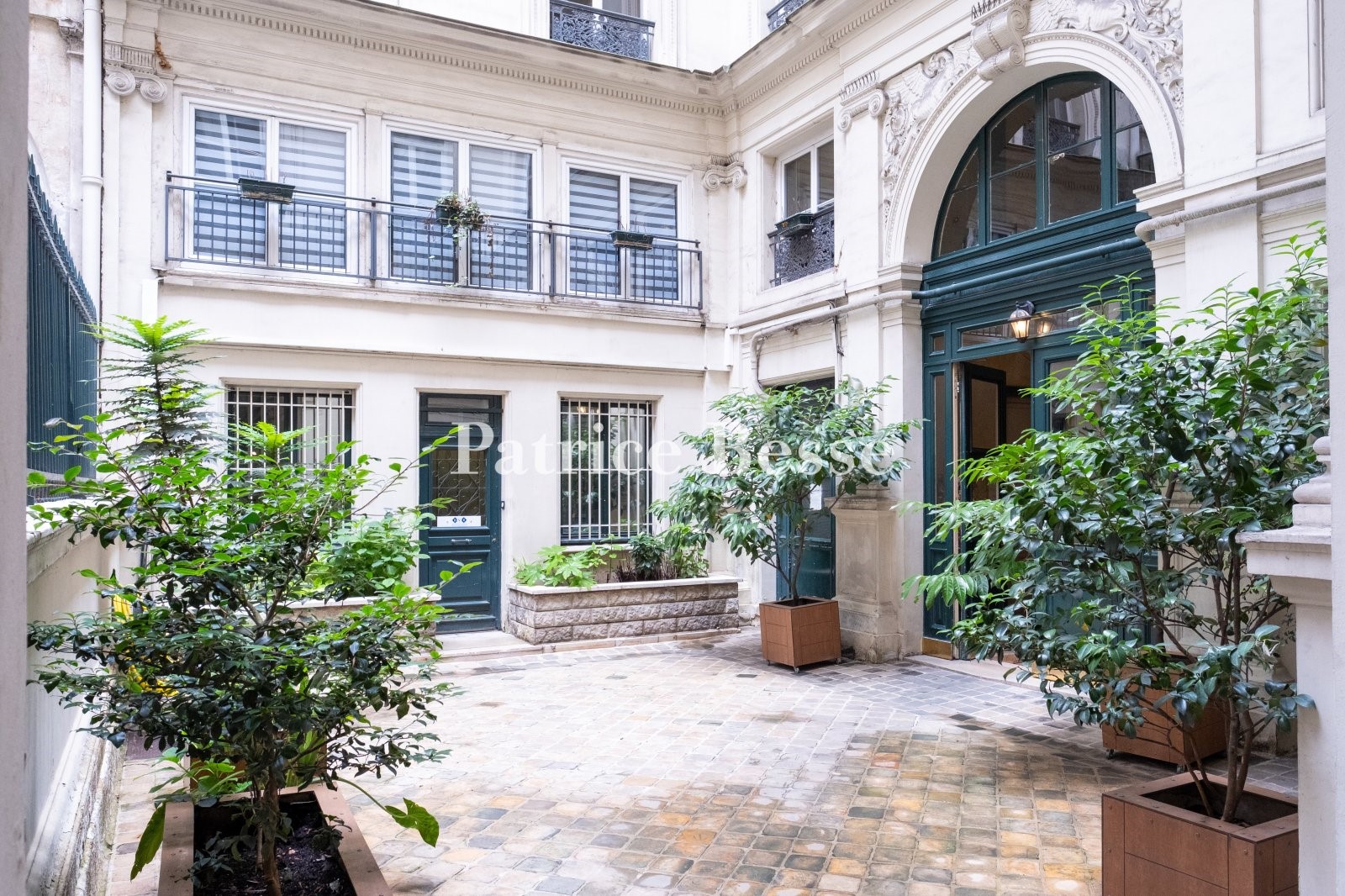 Luxury apartment for sale in the district Vivienne-Gaillon