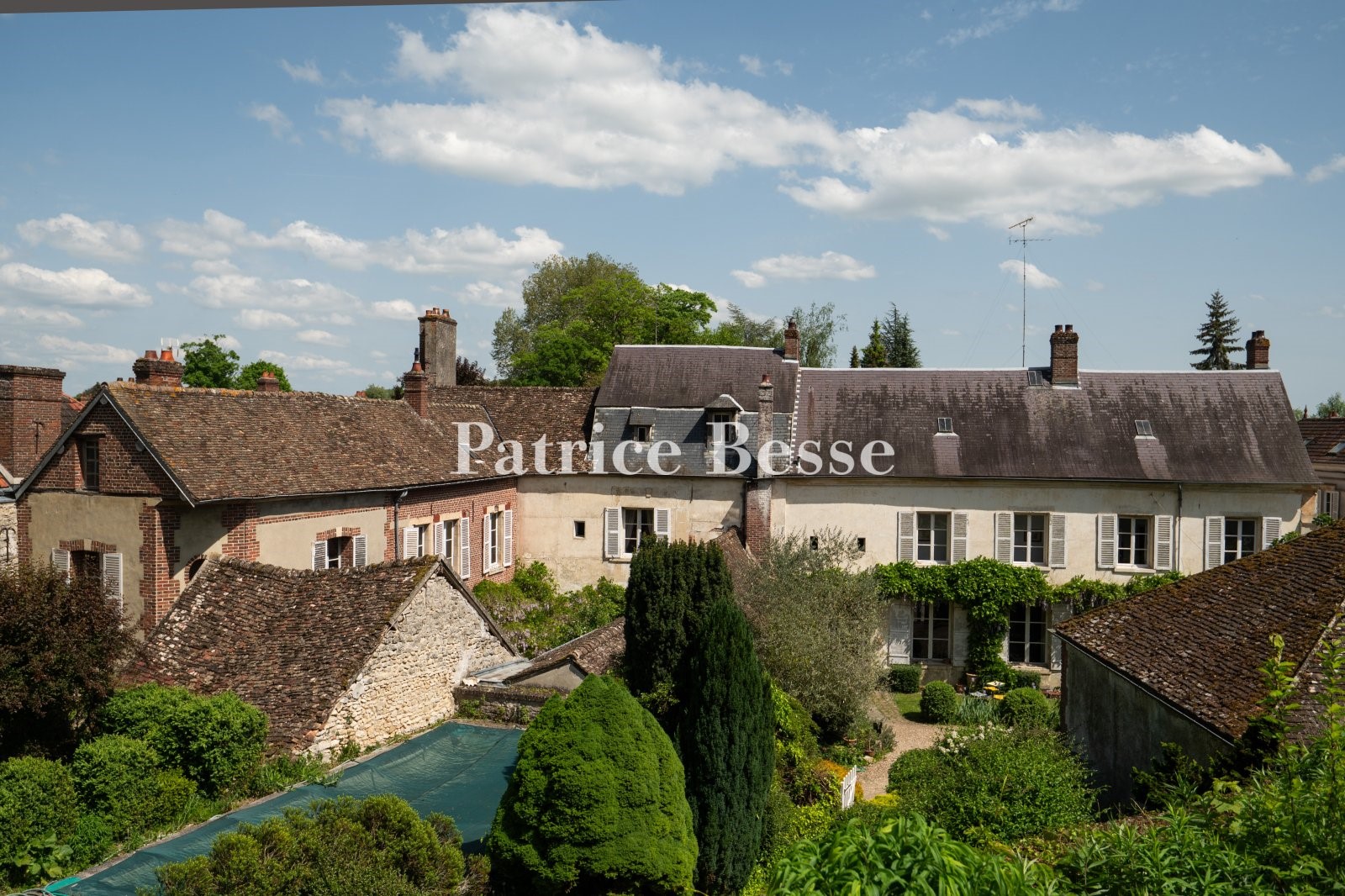 Private mansion for sale in Chaumont-en-Vexin