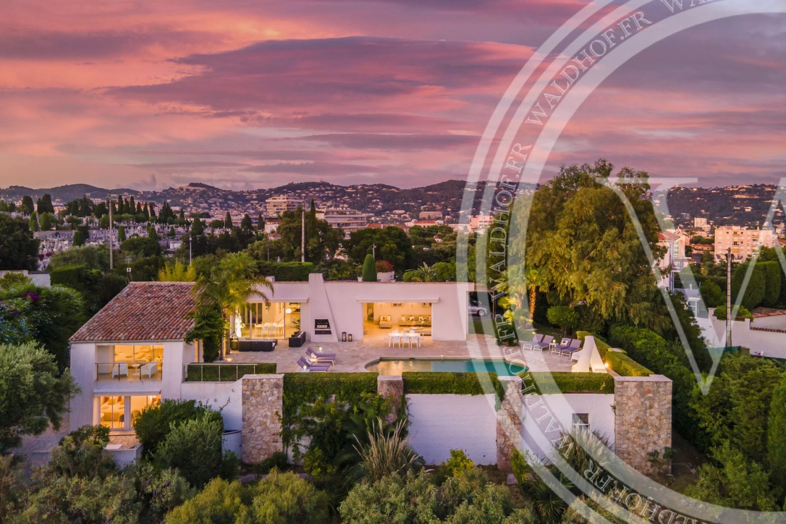 Luxe stadswoning te huur in Le Riou