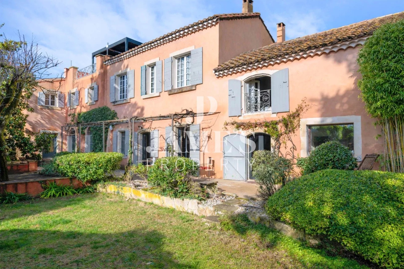 Maison de luxe à vendre à Paradou