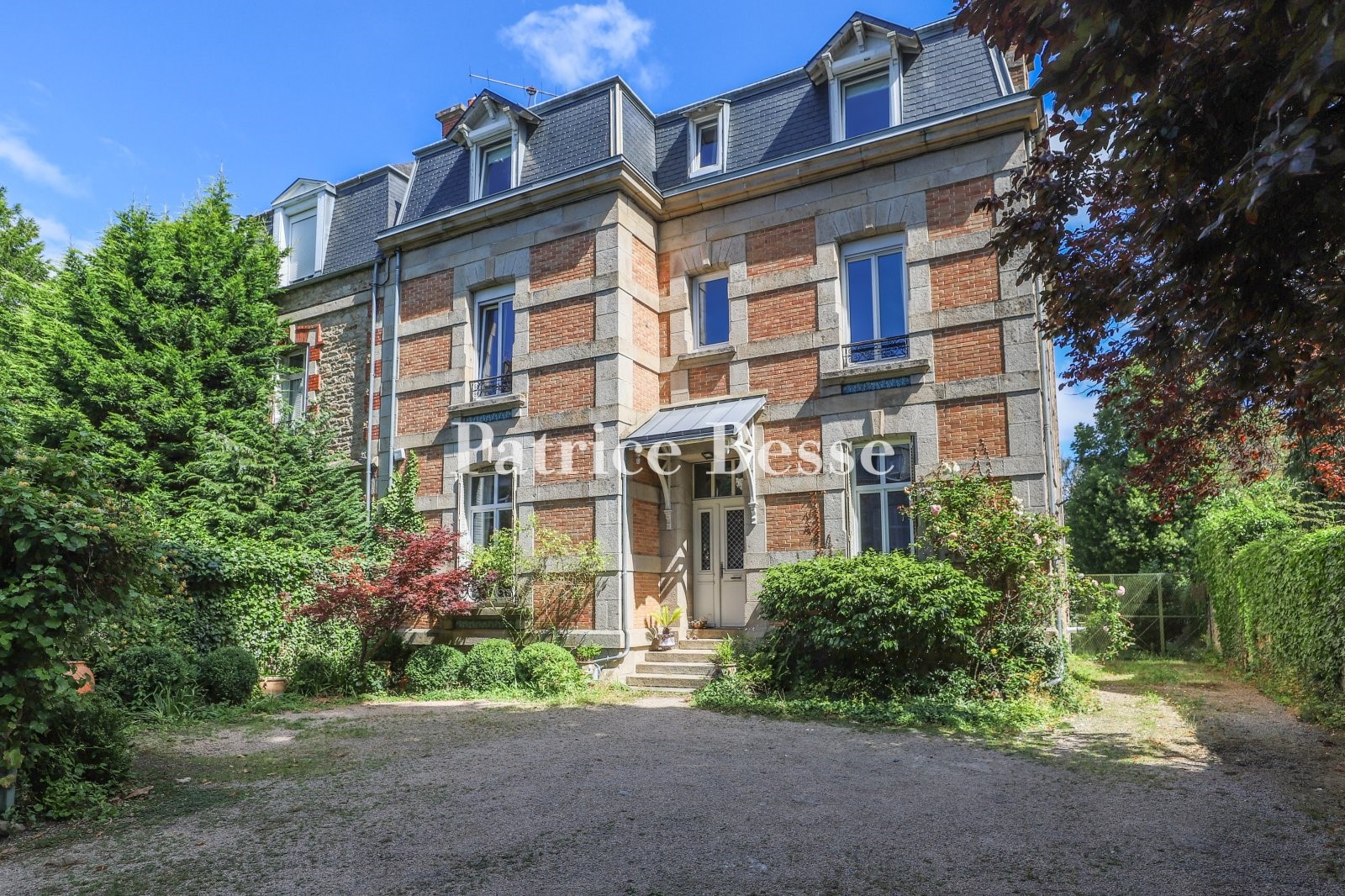 Private mansion for sale in Guingamp