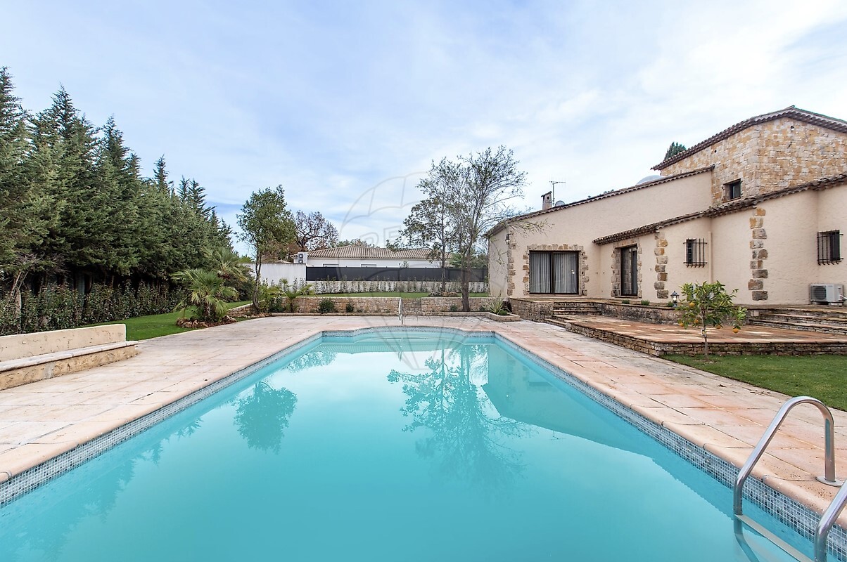 Maison de luxe à vendre à Valbonne