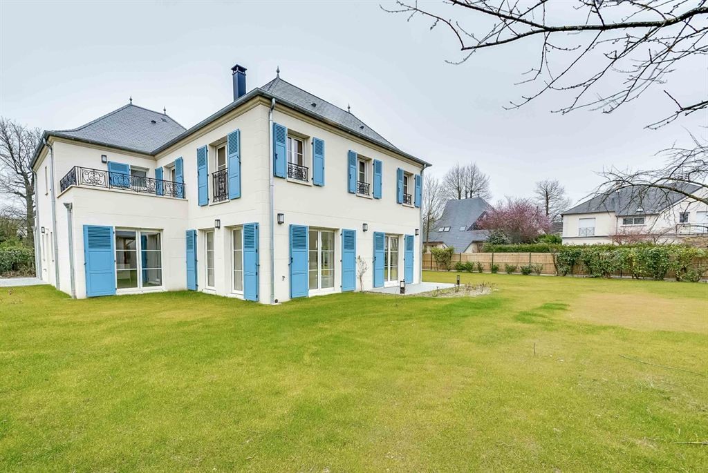 Maison de luxe à louer à la La Celle-Saint-Cloud