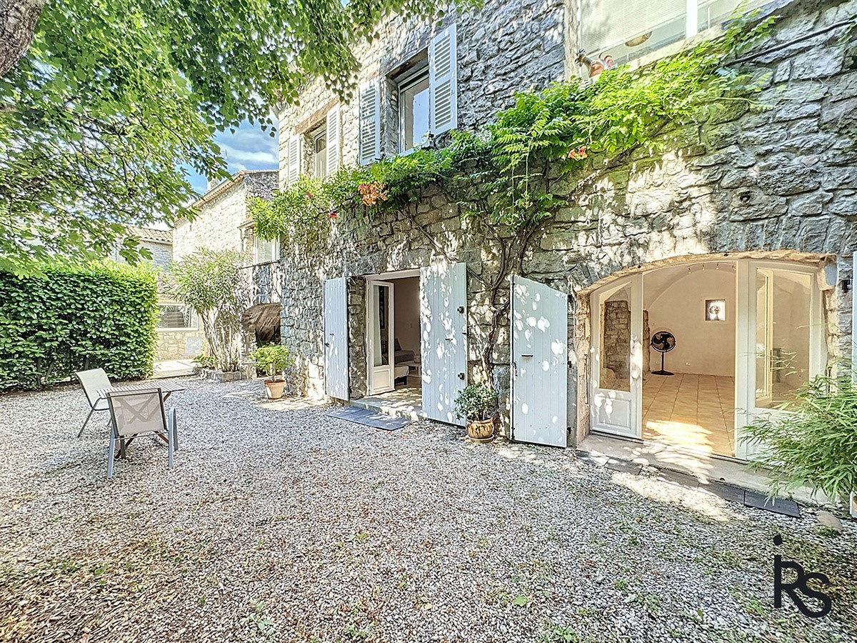 Maison de luxe à vendre à Balazuc