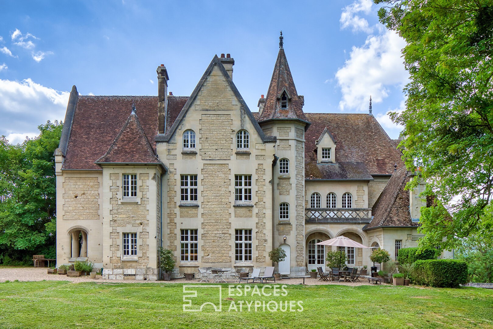 Maison de luxe à vendre dans le quartier Le Hamelet-La Roquette-Les Monts