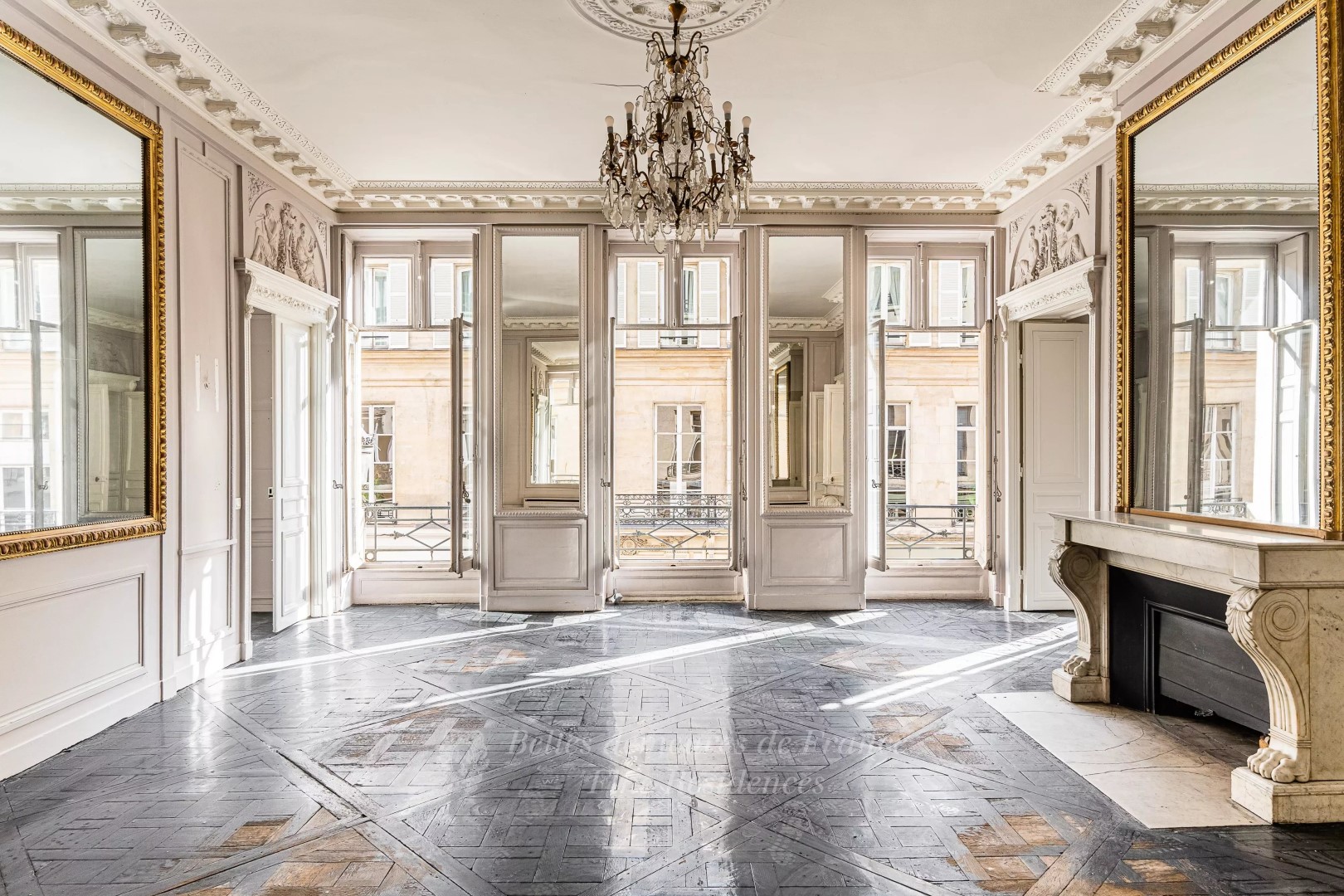 luxury properties for sale in Paris Lux Residence