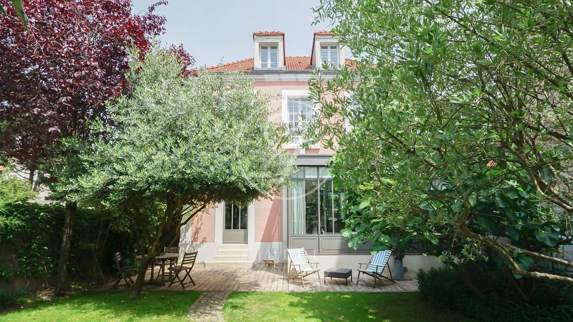 Luxury house for sale in the district Bac-Bécon-Flachat-Colombes