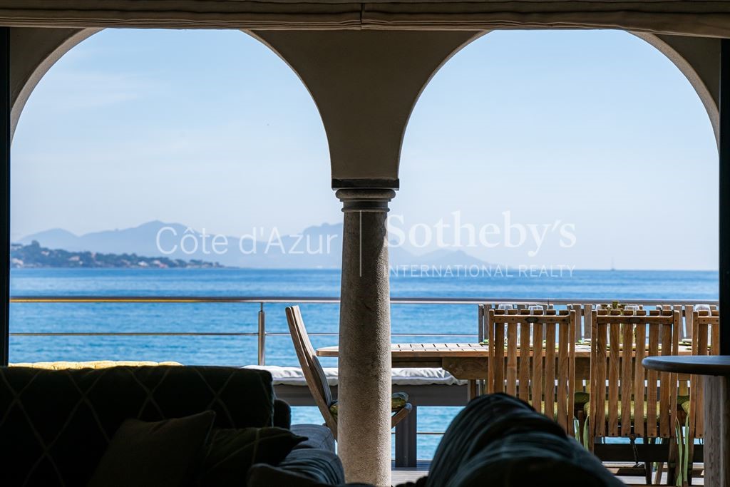 Luxury villa for sale in the district Nartelle-Noyer-Bellevue-bd des Sardinaux