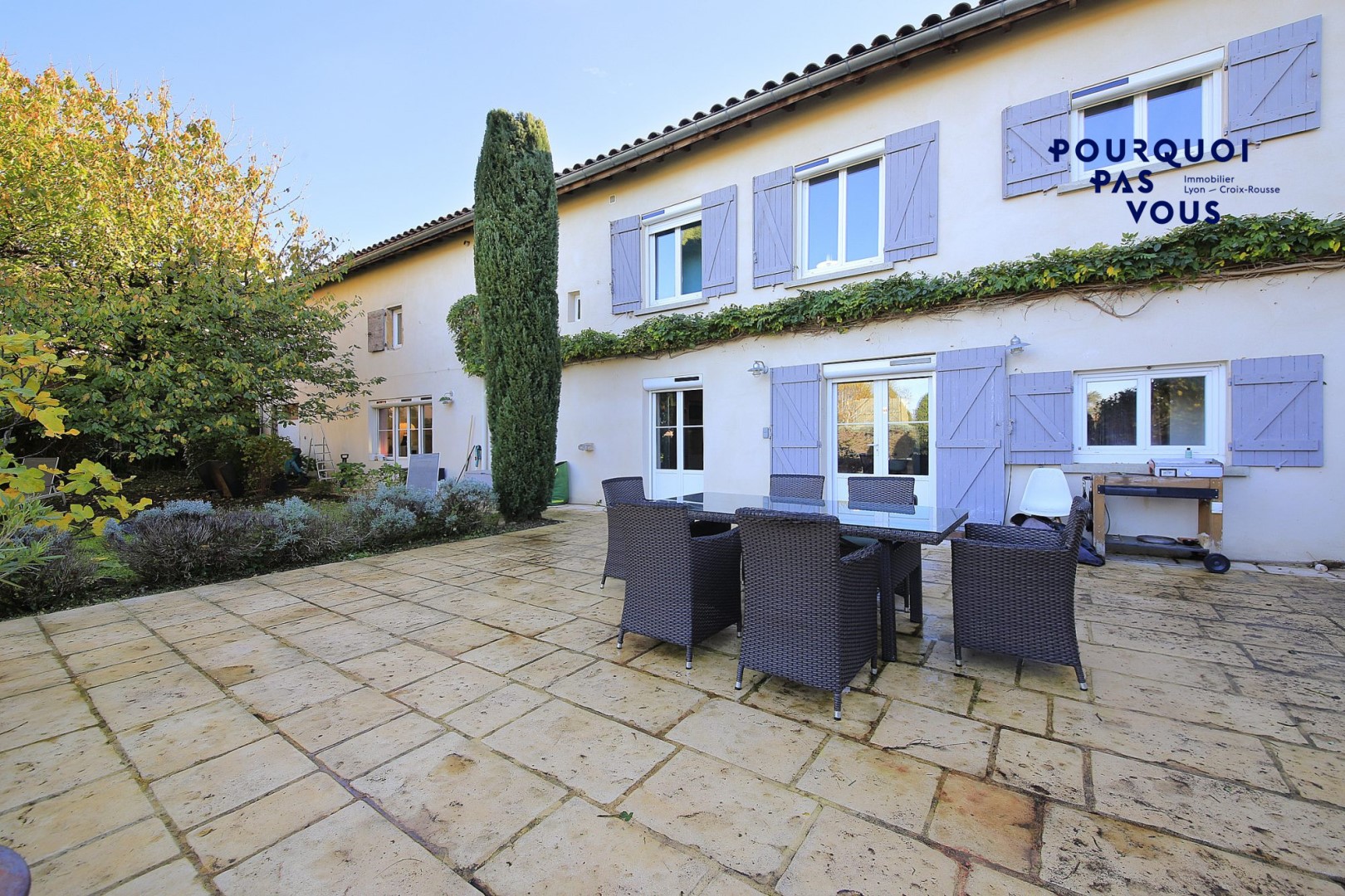 Old house for sale in the district La-Graviere Beaunant