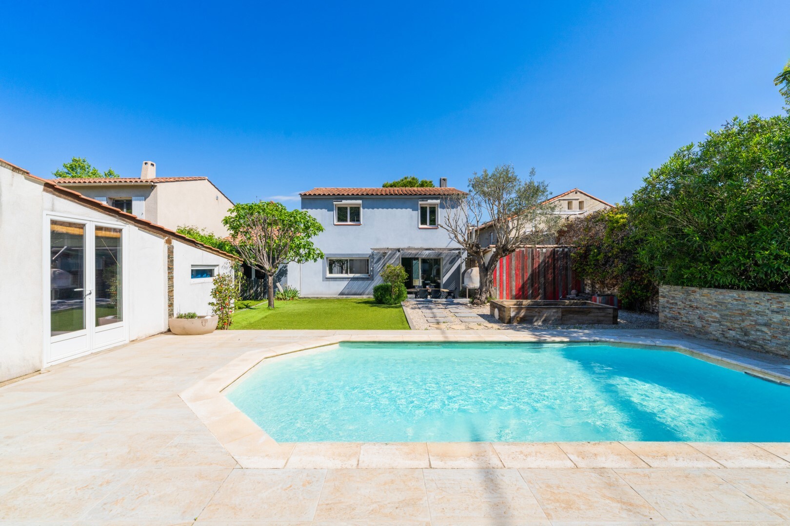 Villa de luxe à vendre dans le quartier Saint Marcel