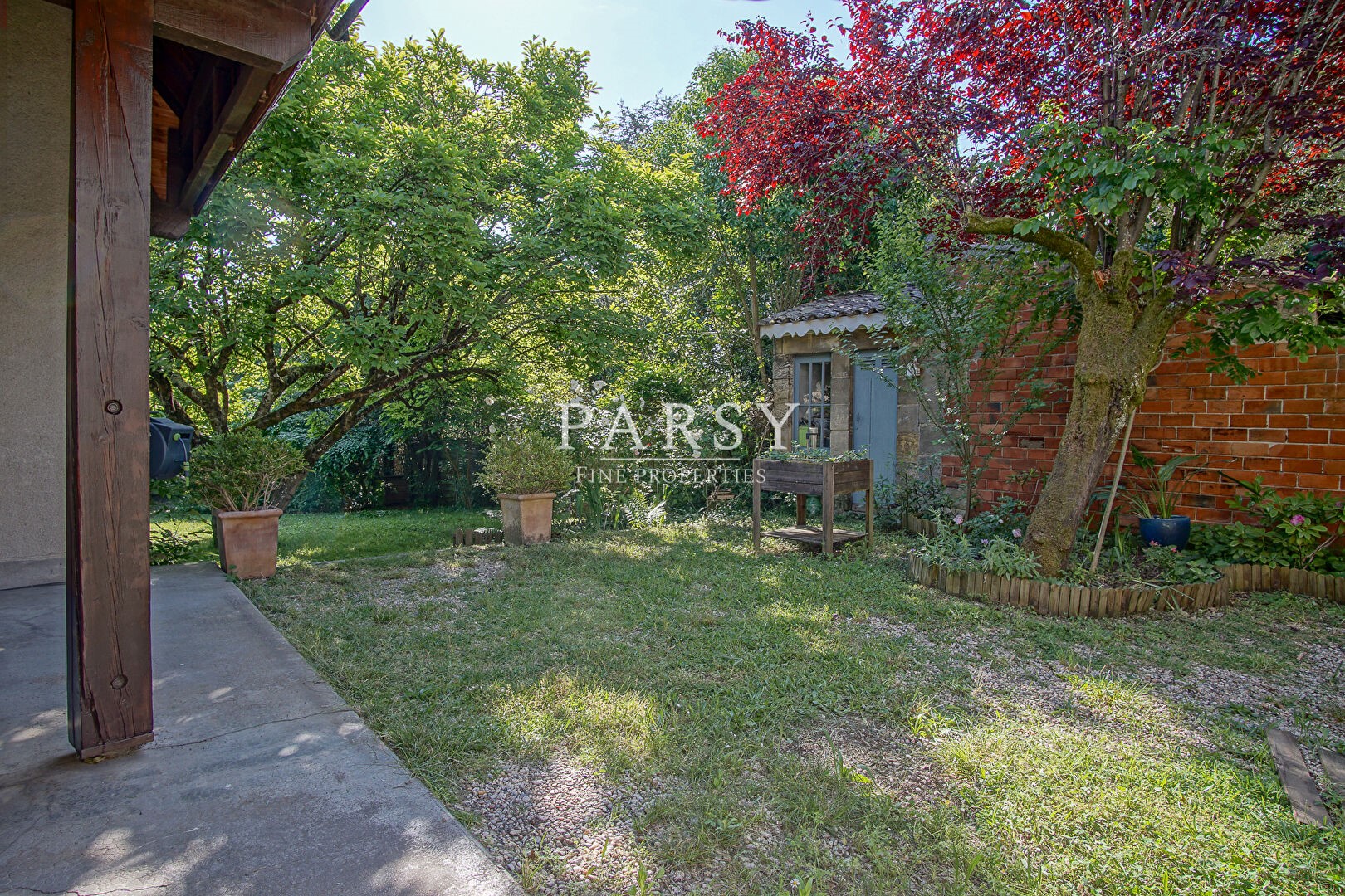 Luxury house for sale in the district La Raze