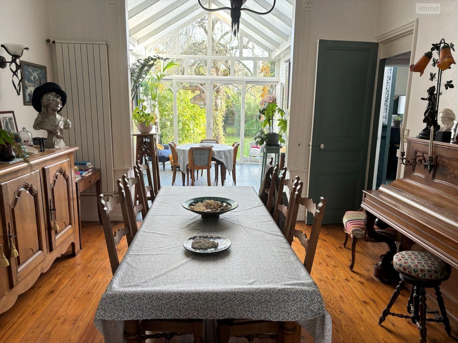 Luxury house for sale in the district Centre-Victoire