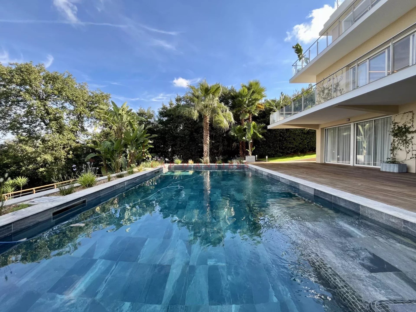 Luxury villa for sale in the district Juan les Pins-Gallice