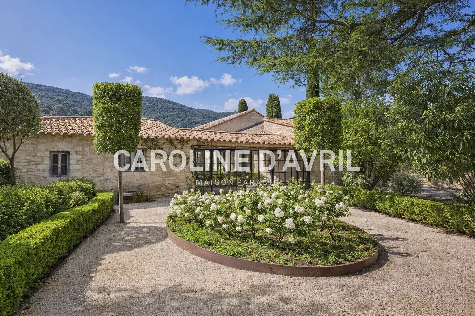 Luxury house for sale in Oppède