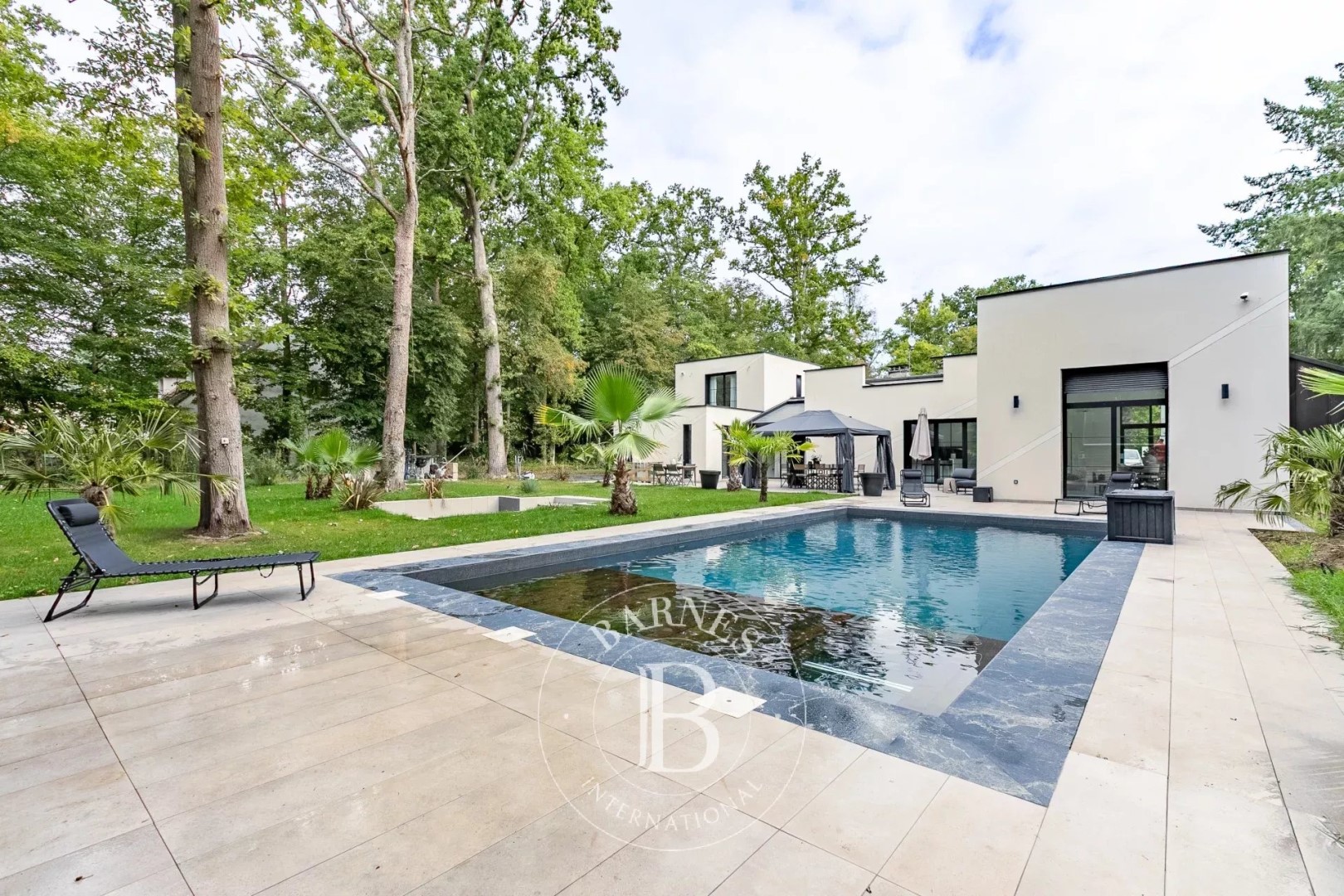 Villa de luxe à vendre dans le quartier Ouest