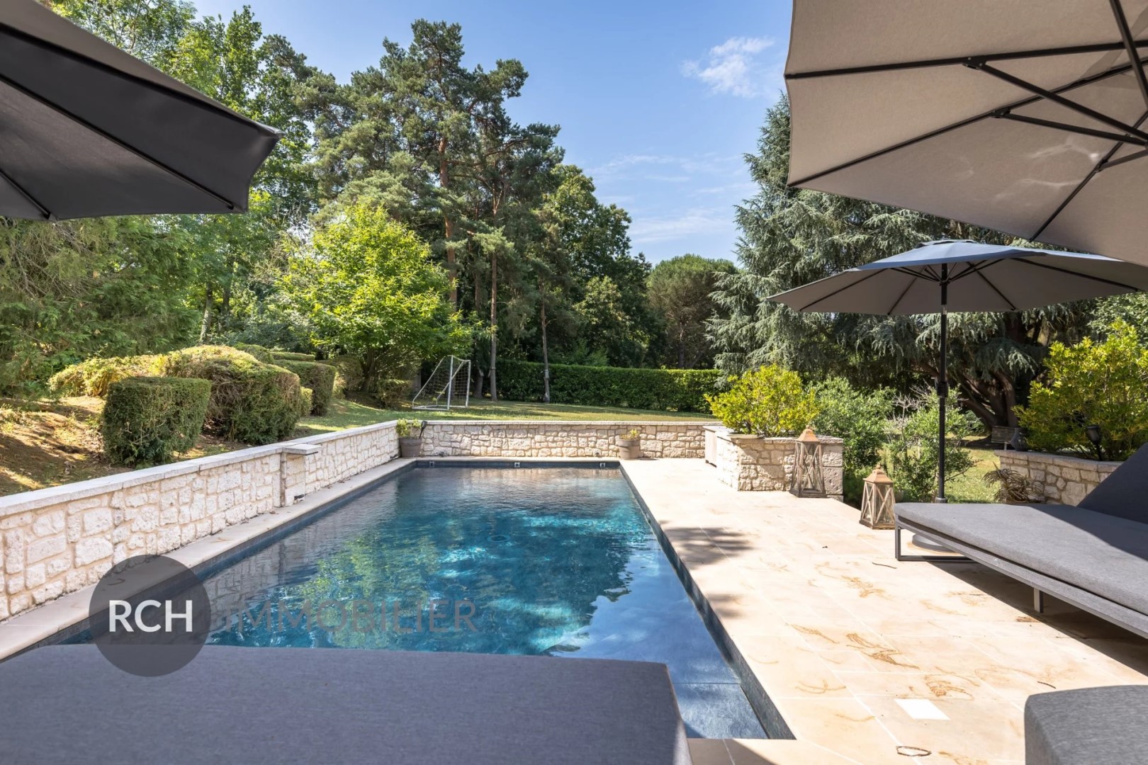 Luxury house for sale in Montfort-l'Amaury