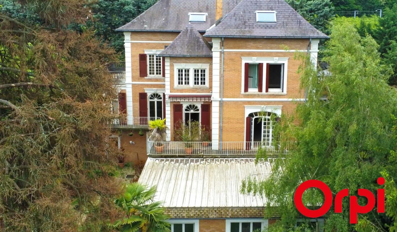 Manor house for sale in the district Centre Ville Est