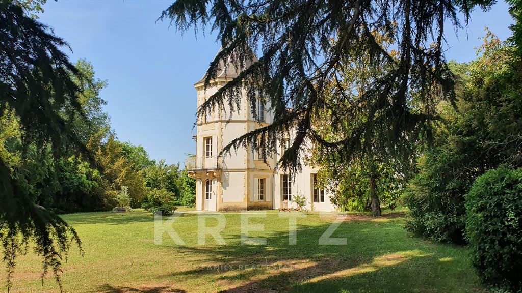 Luxury villa for sale in Montcaret