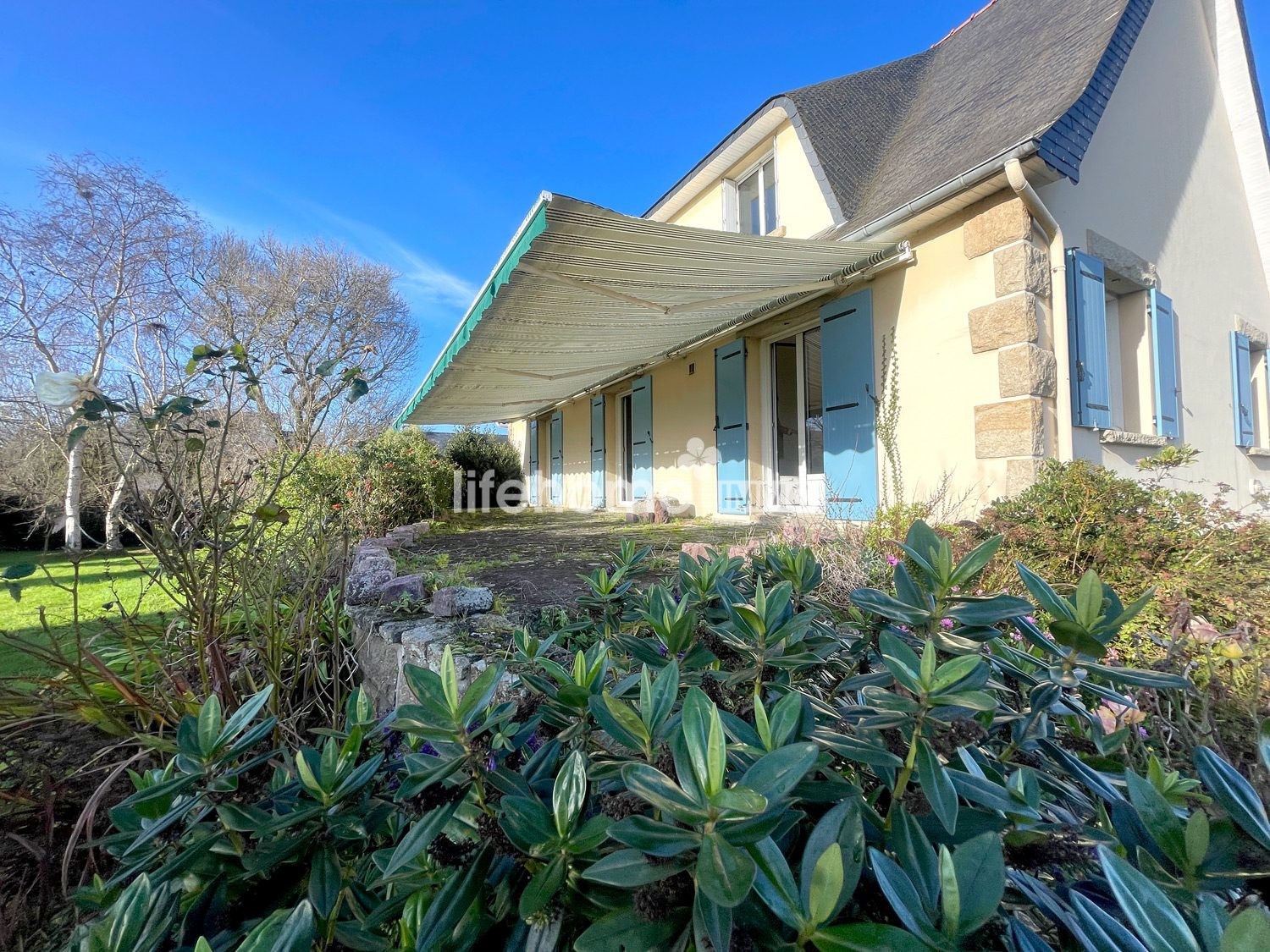 Maison de luxe à vendre dans le quartier Zone Industrielle