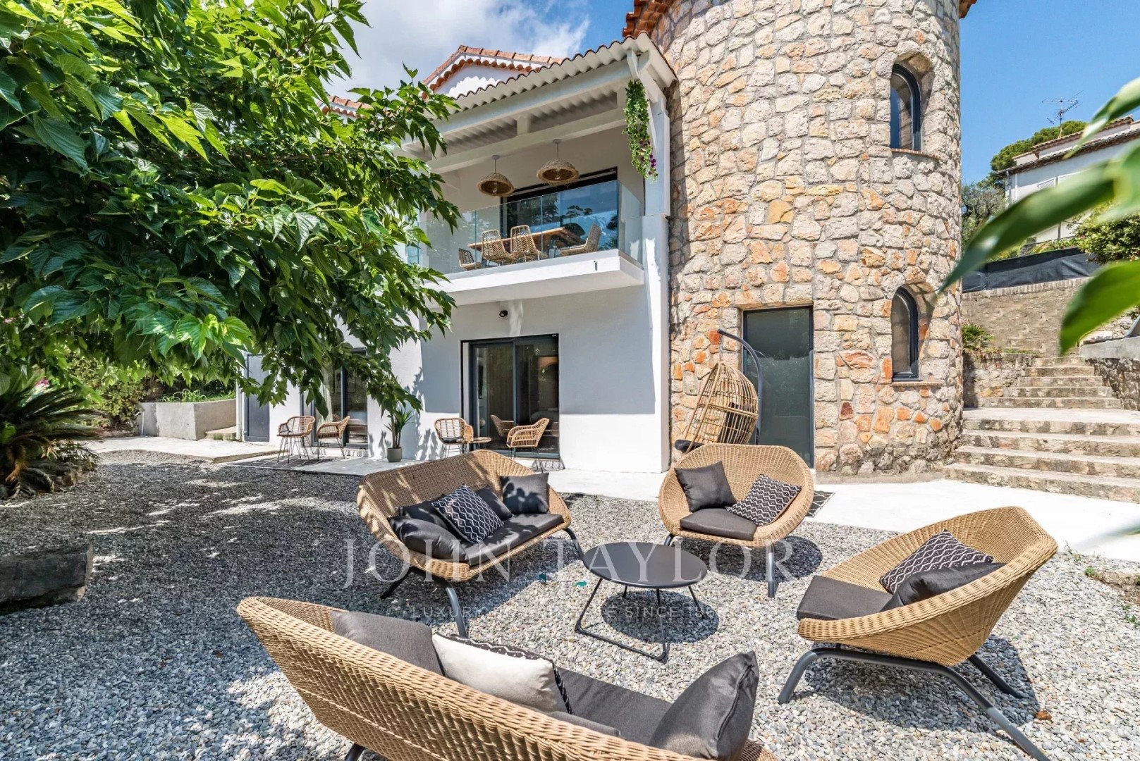 Villa de luxe à vendre dans le quartier Camp Long