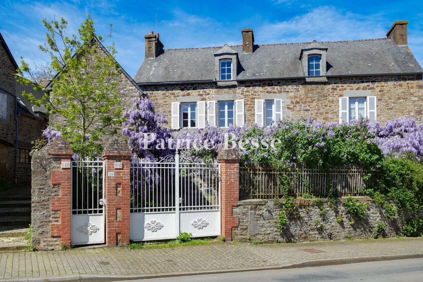 Private mansion for sale in Dinan