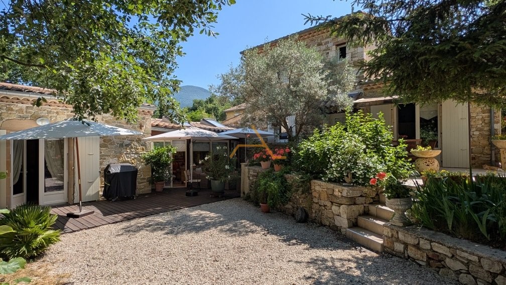 stone house for sale in Montjoux