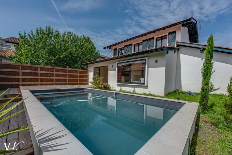 Maison de luxe à vendre dans le quartier Quatre Cantons