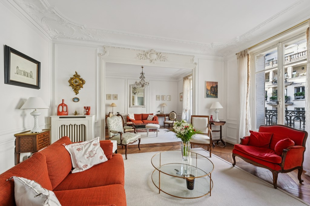 Luxury apartments / penthouses for sale in the district Auteuil Nord