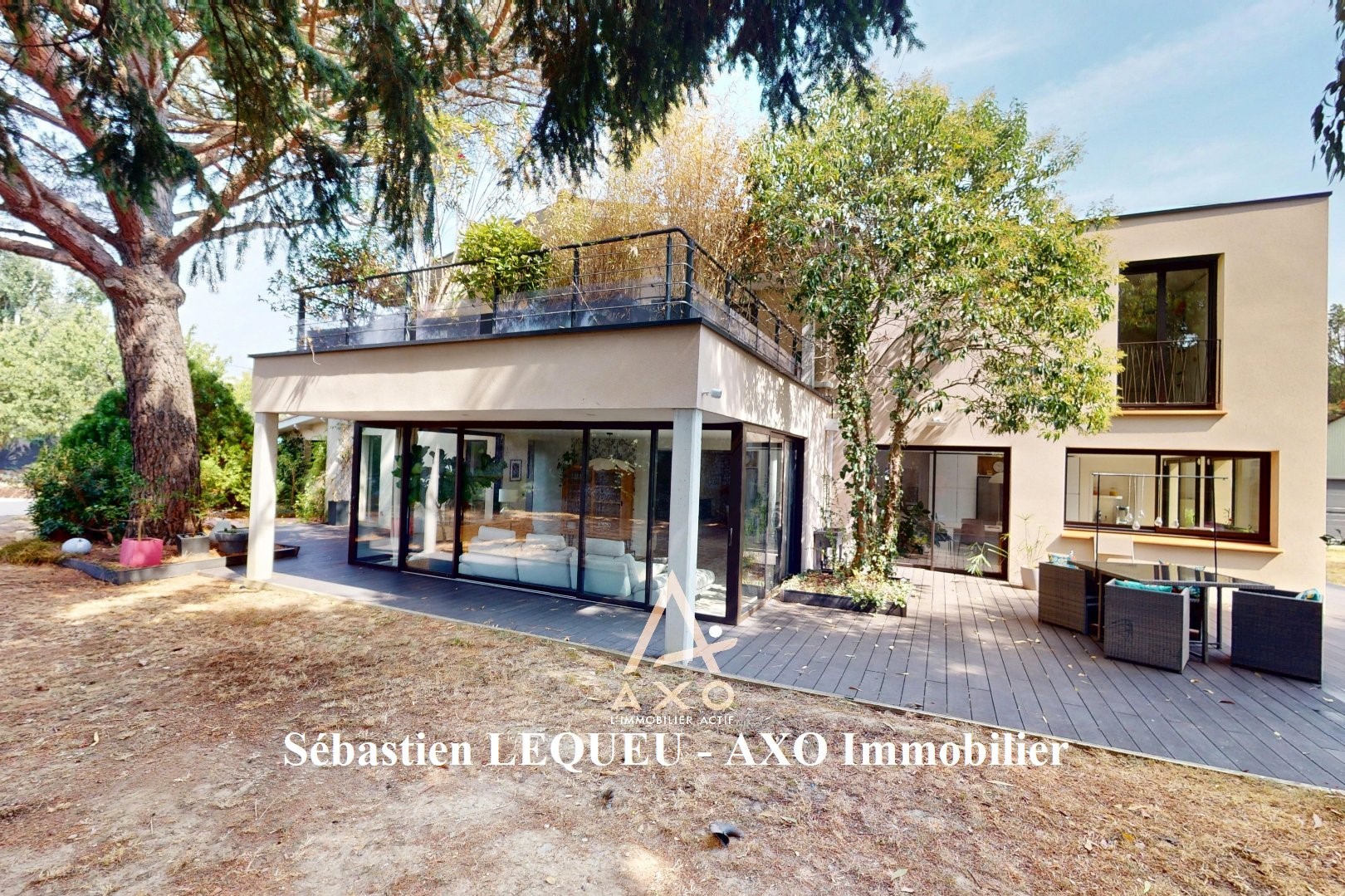 Maison contemporaine à vendre dans le quartier Minimes-Barrière de Paris