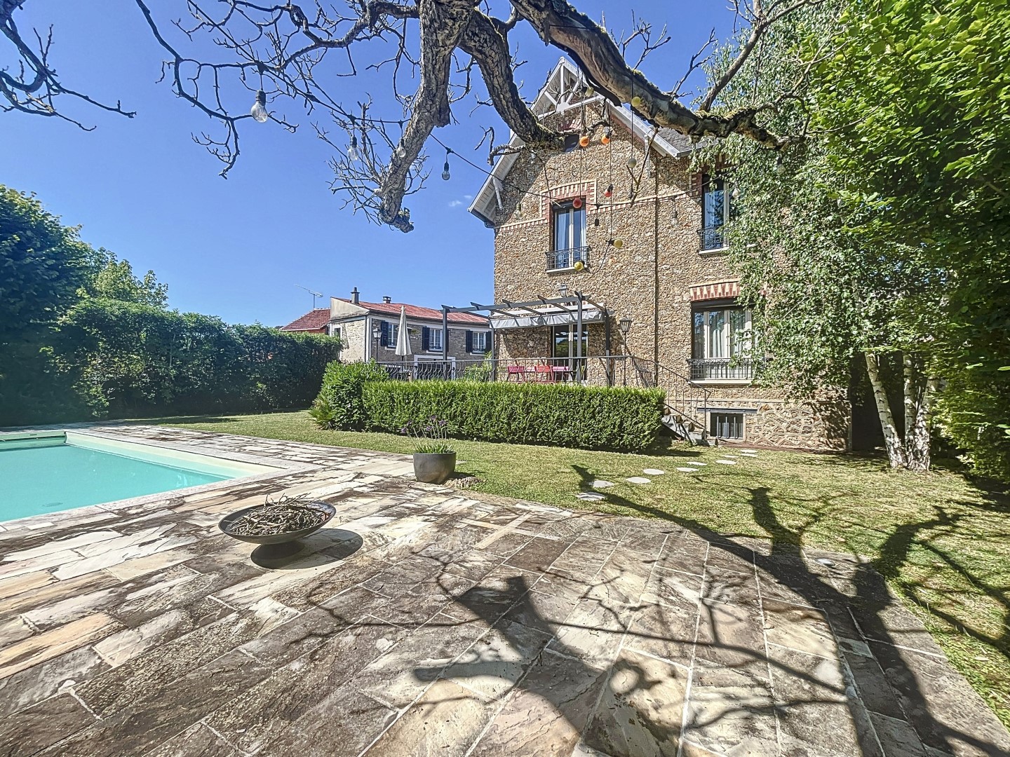 Maison de maître à vendre dans le quartier Le Bourg et le Hameaux