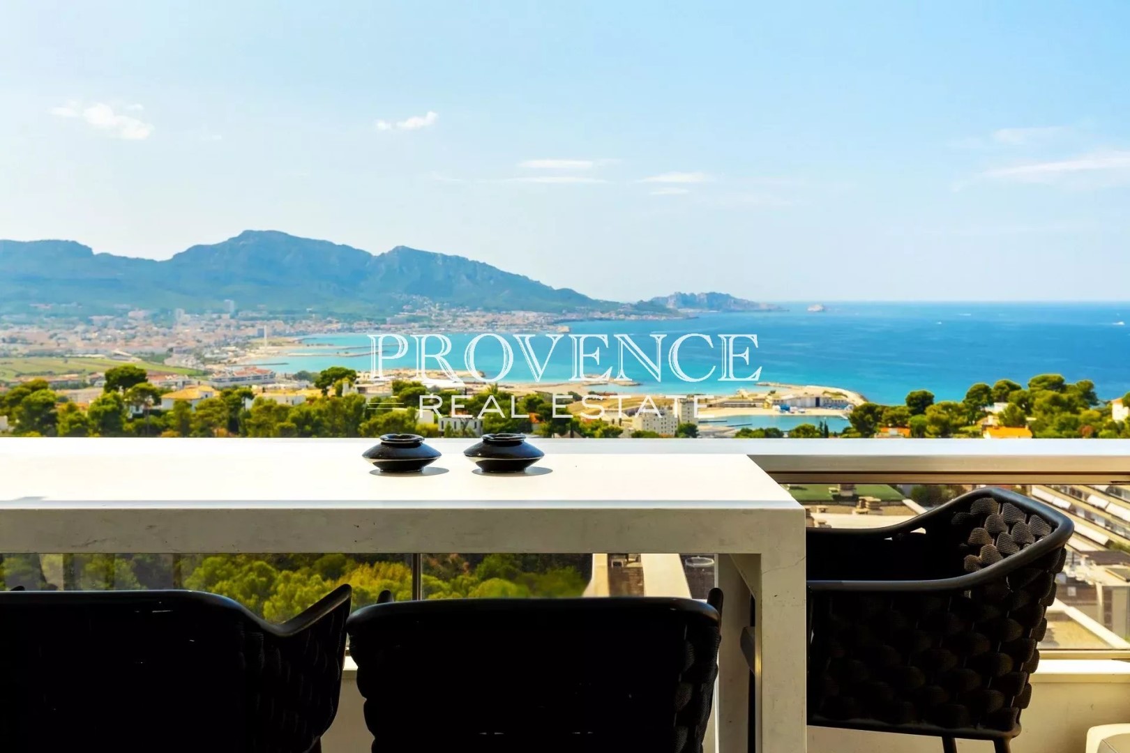 Luxury apartment for sale in the district Périer