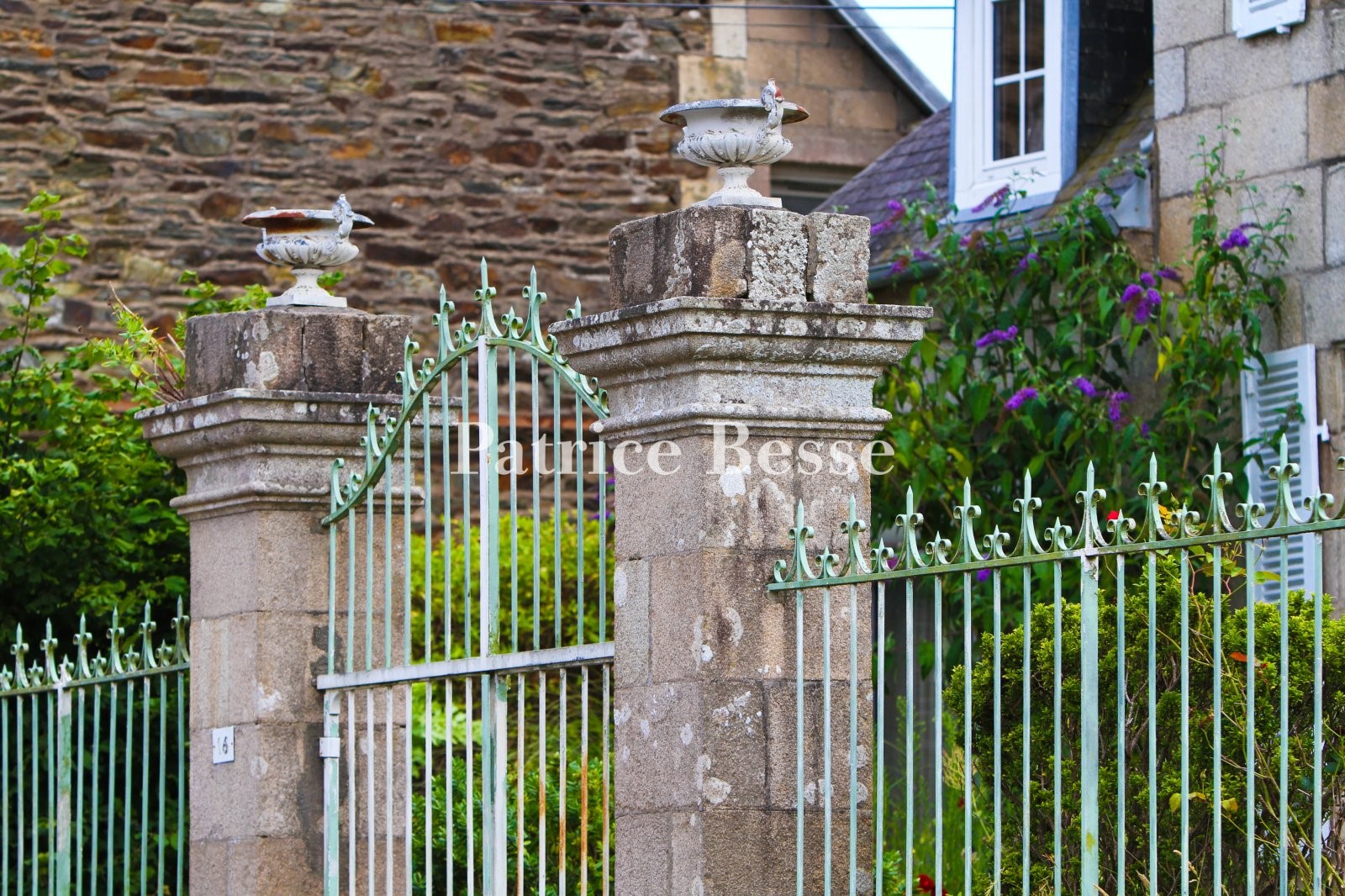 Village house for sale in Plestin-les-Grèves